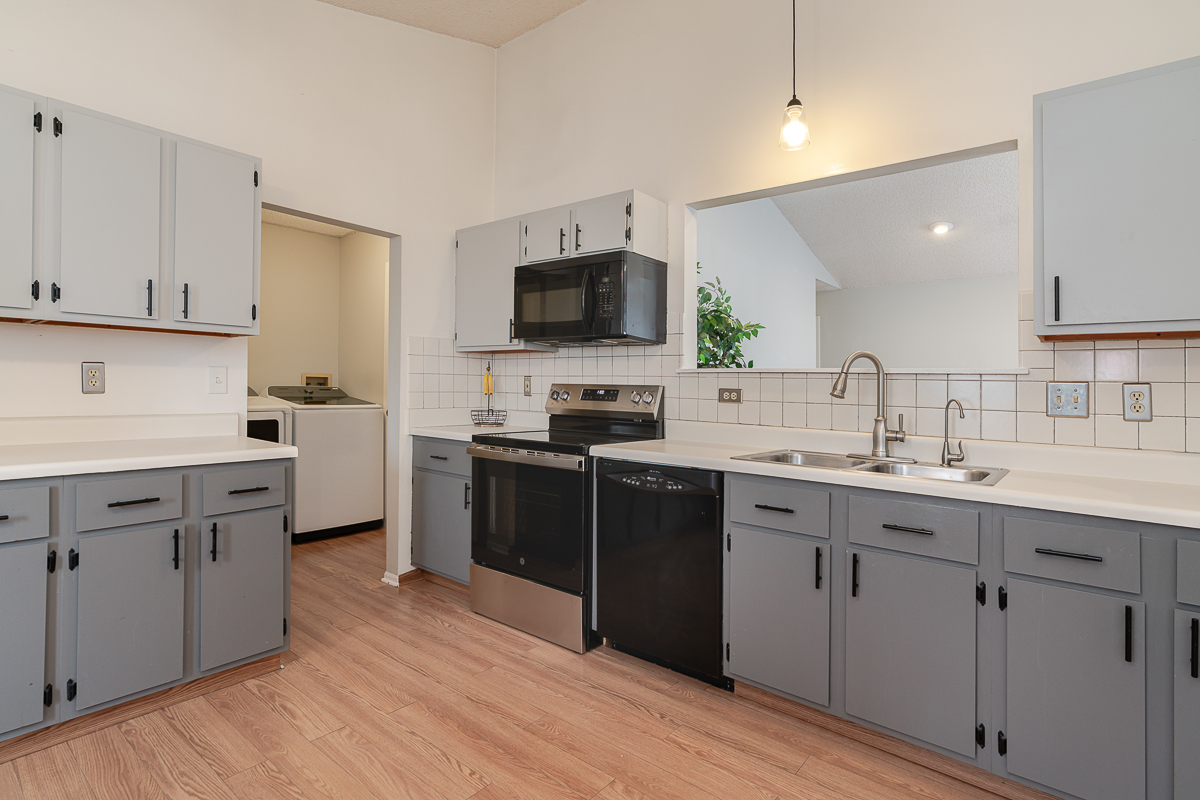 4976 Silver Bow Dr-12