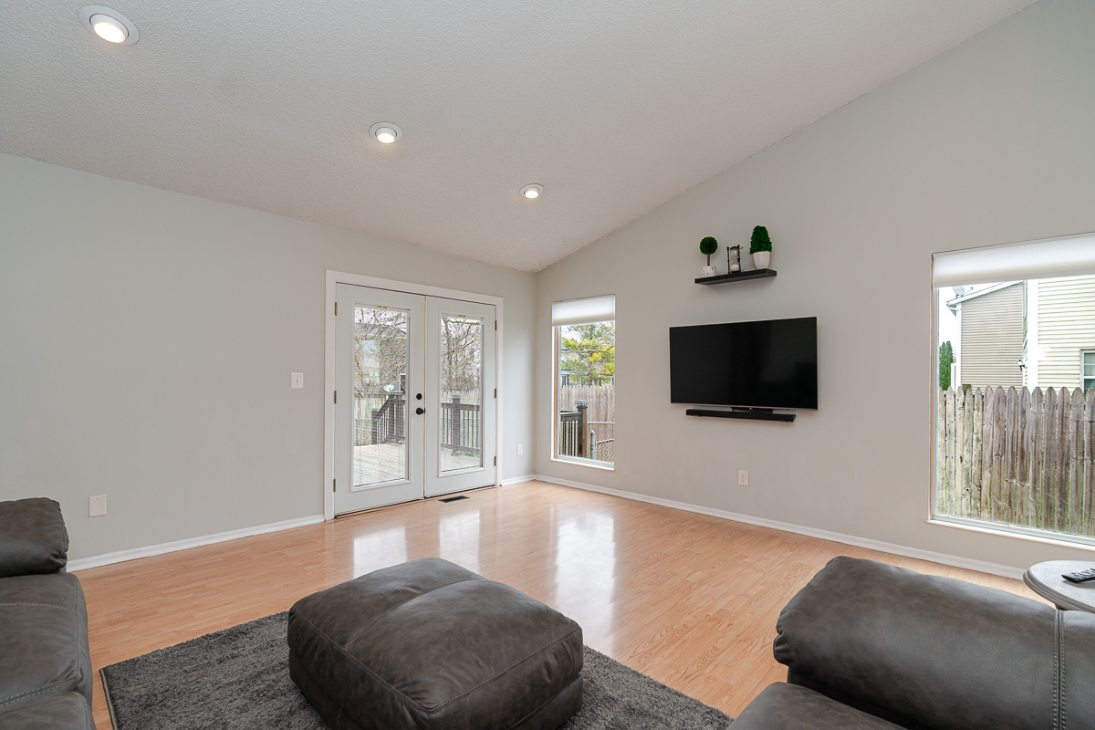 4976 Silver Bow Dr-21