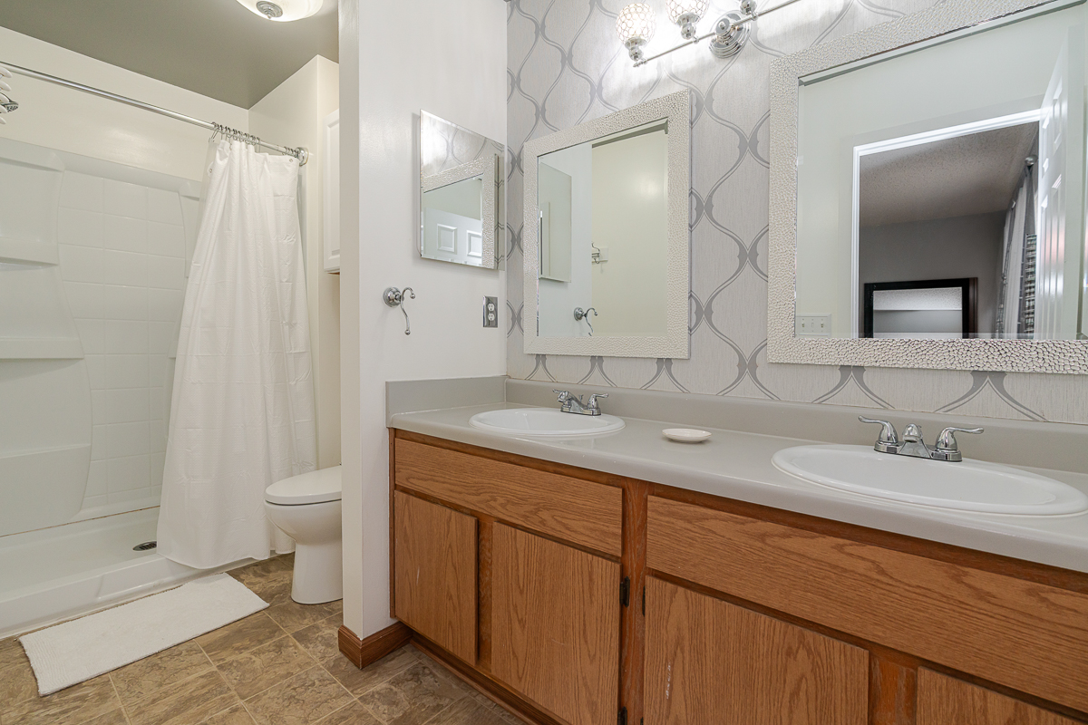 4976 Silver Bow Dr-25