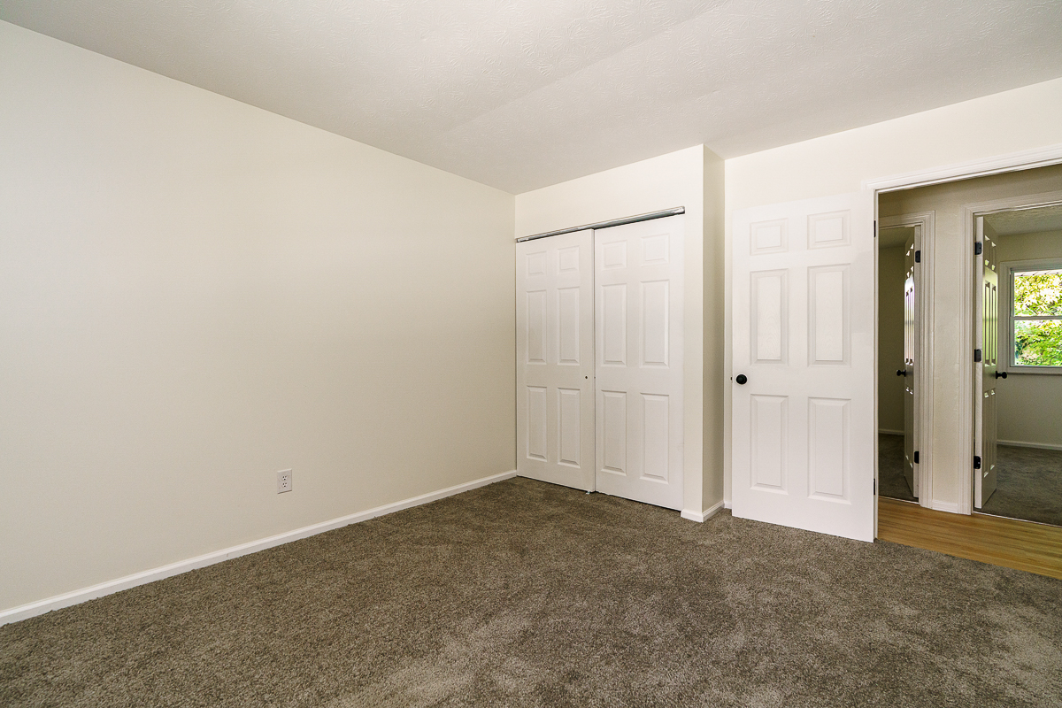 5030 Silverton Dr-31