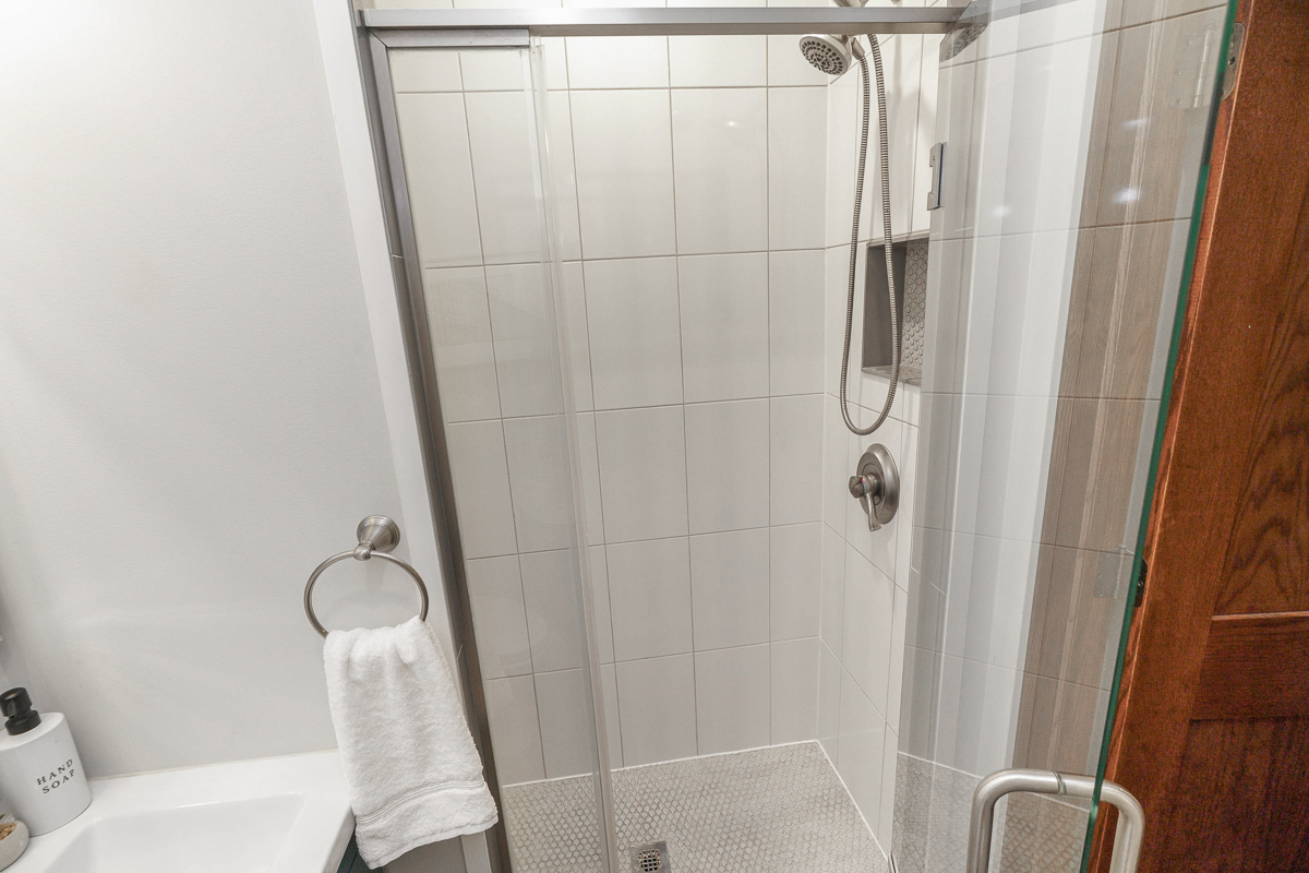 54 Webster Park Ave-25