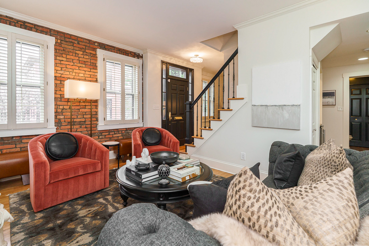 596 s 6th St-23