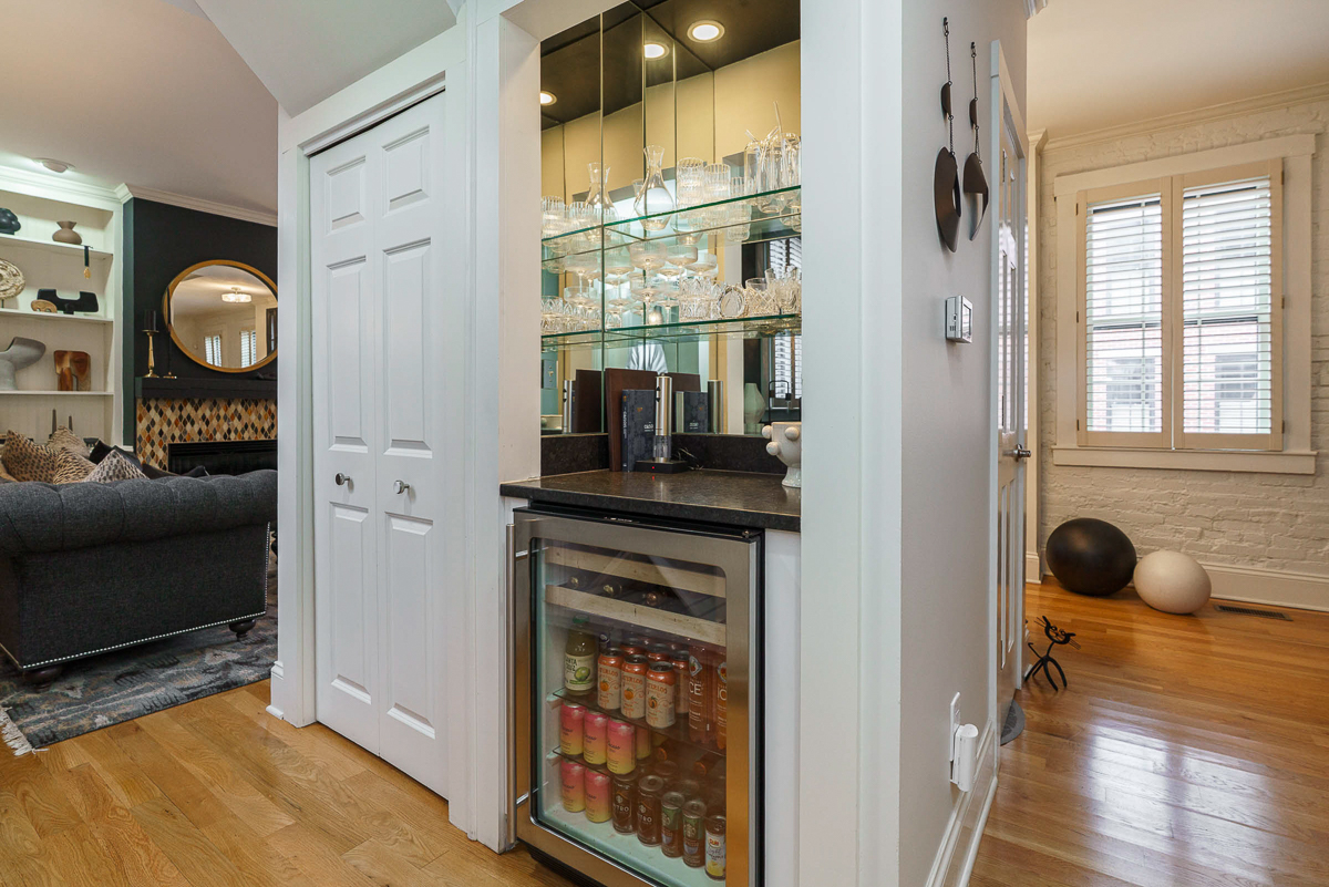 596 s 6th St-27