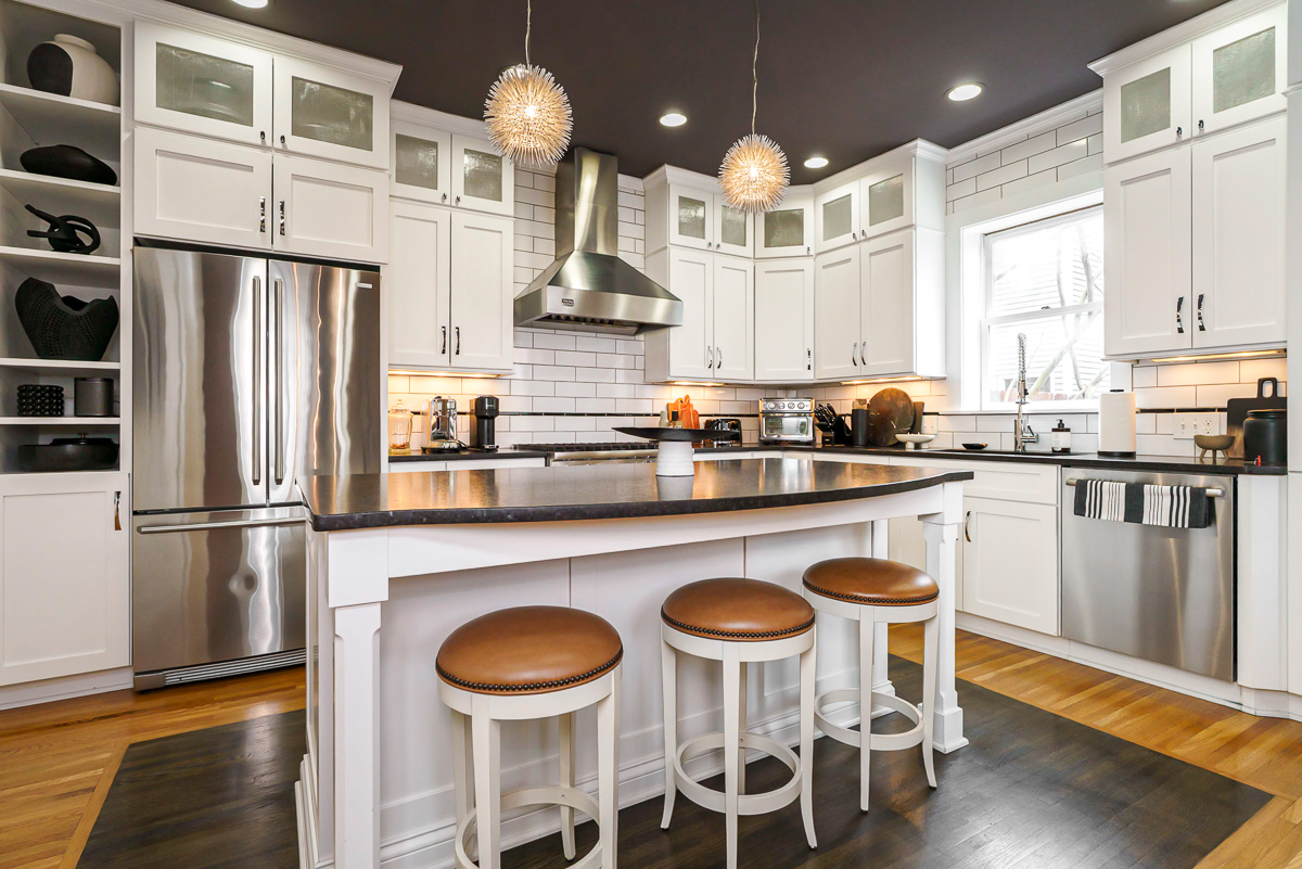 596 s 6th St-31