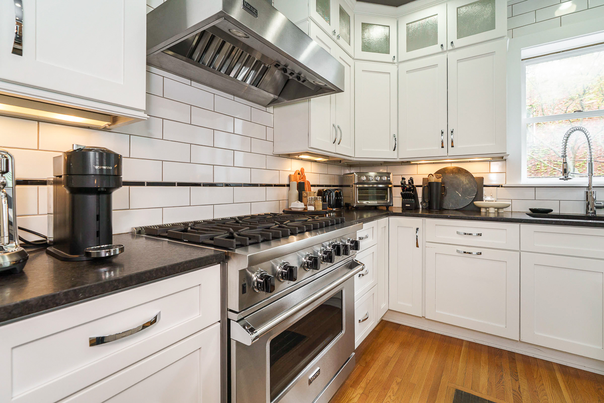 596 s 6th St-34