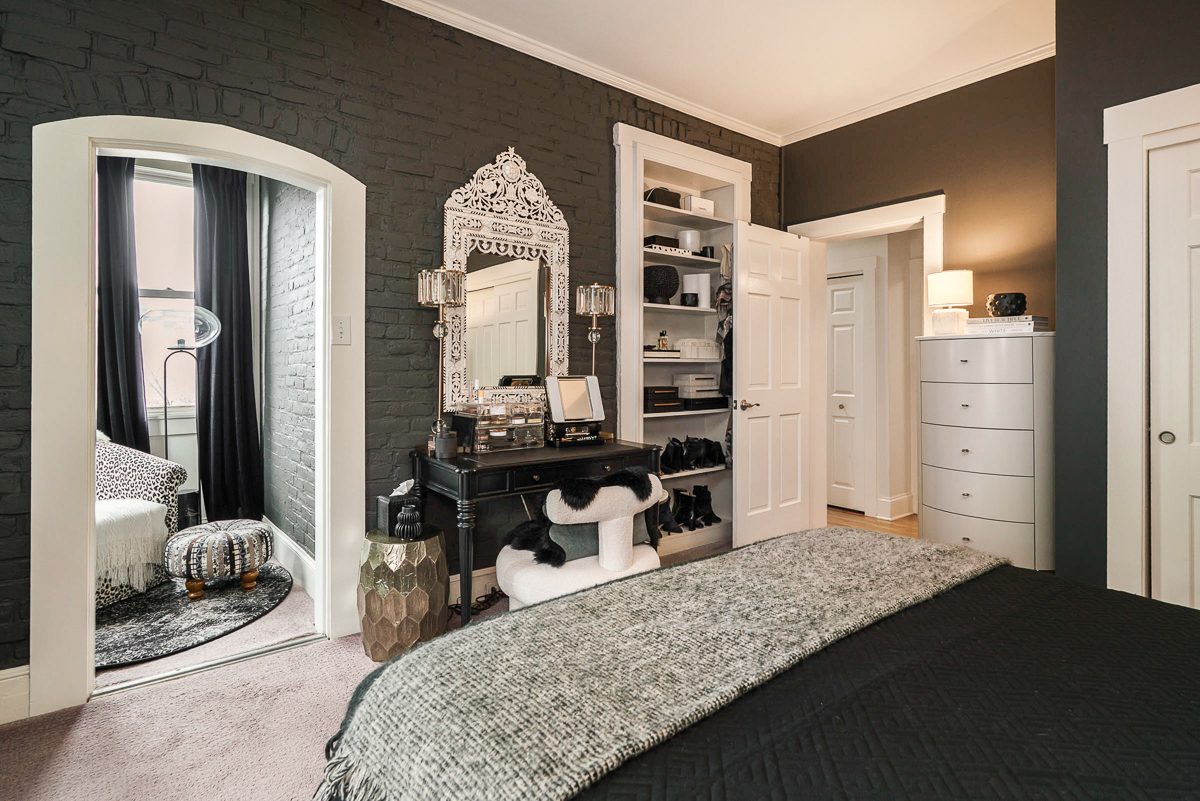 596 s 6th St-44