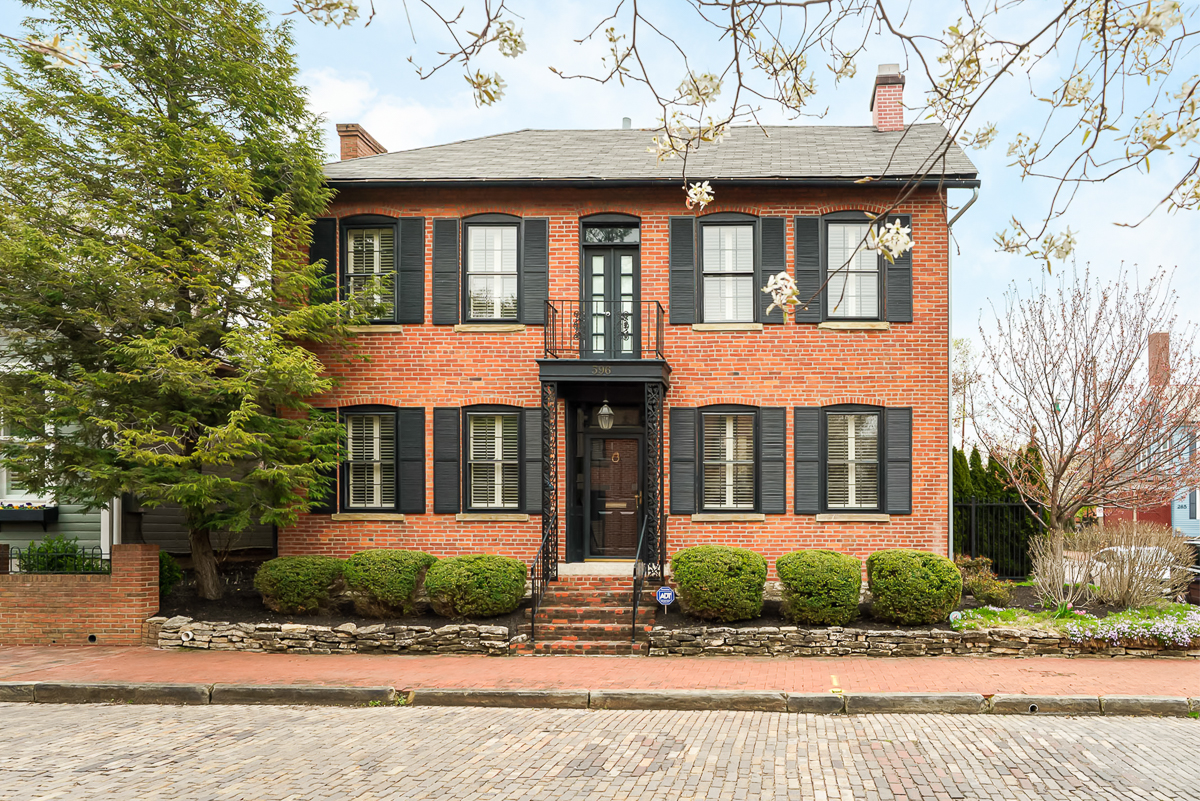 596 s 6th St-5