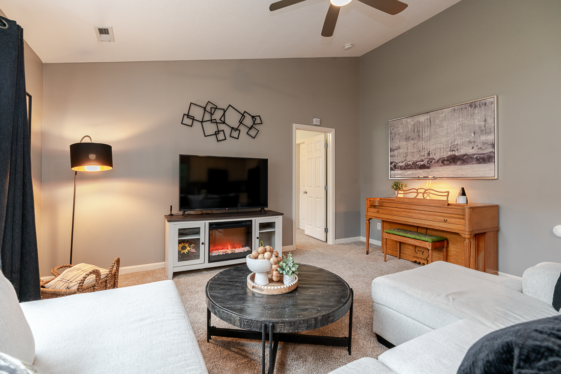 6036 Carlatun Street-19