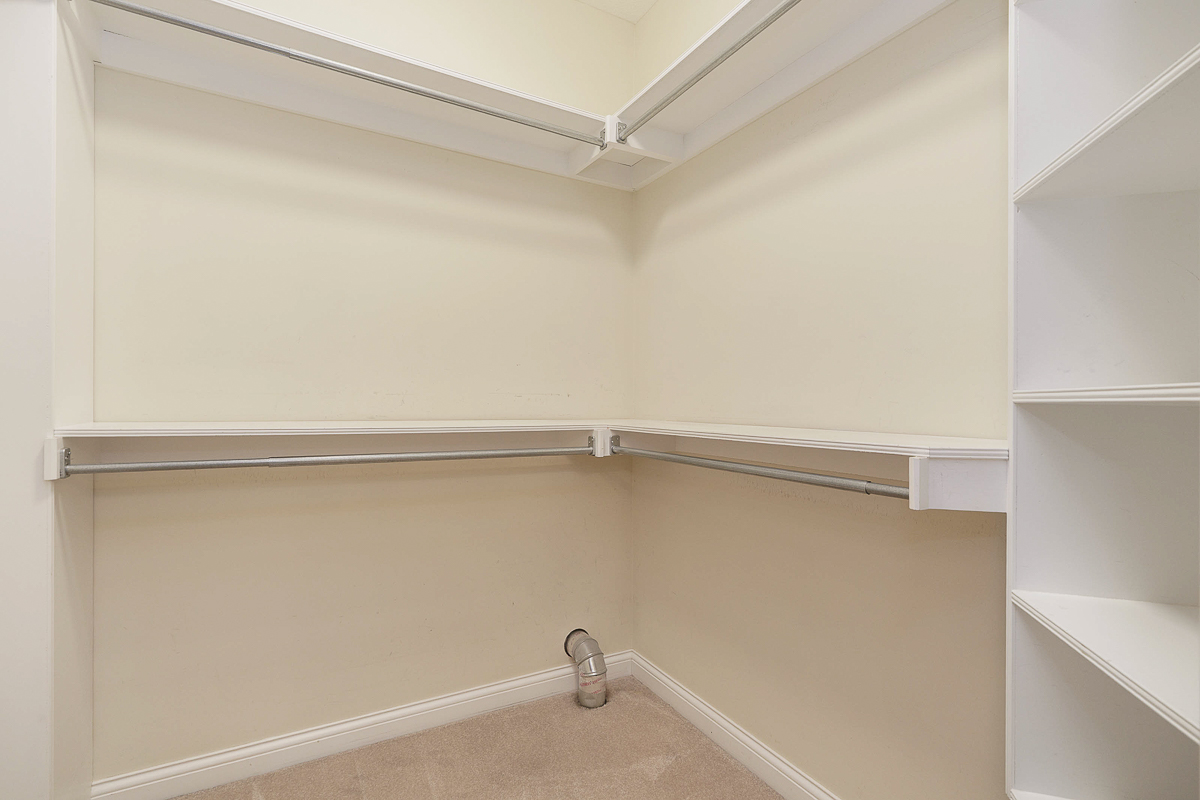 6061 Highland Hills Dr-42