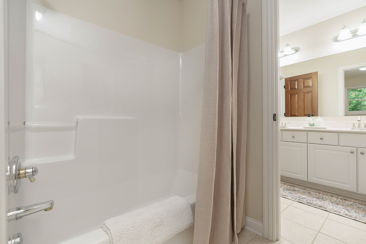 6061 Highland Hills Dr-50