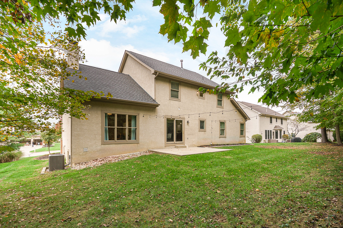 6061 Highland Hills Dr-8