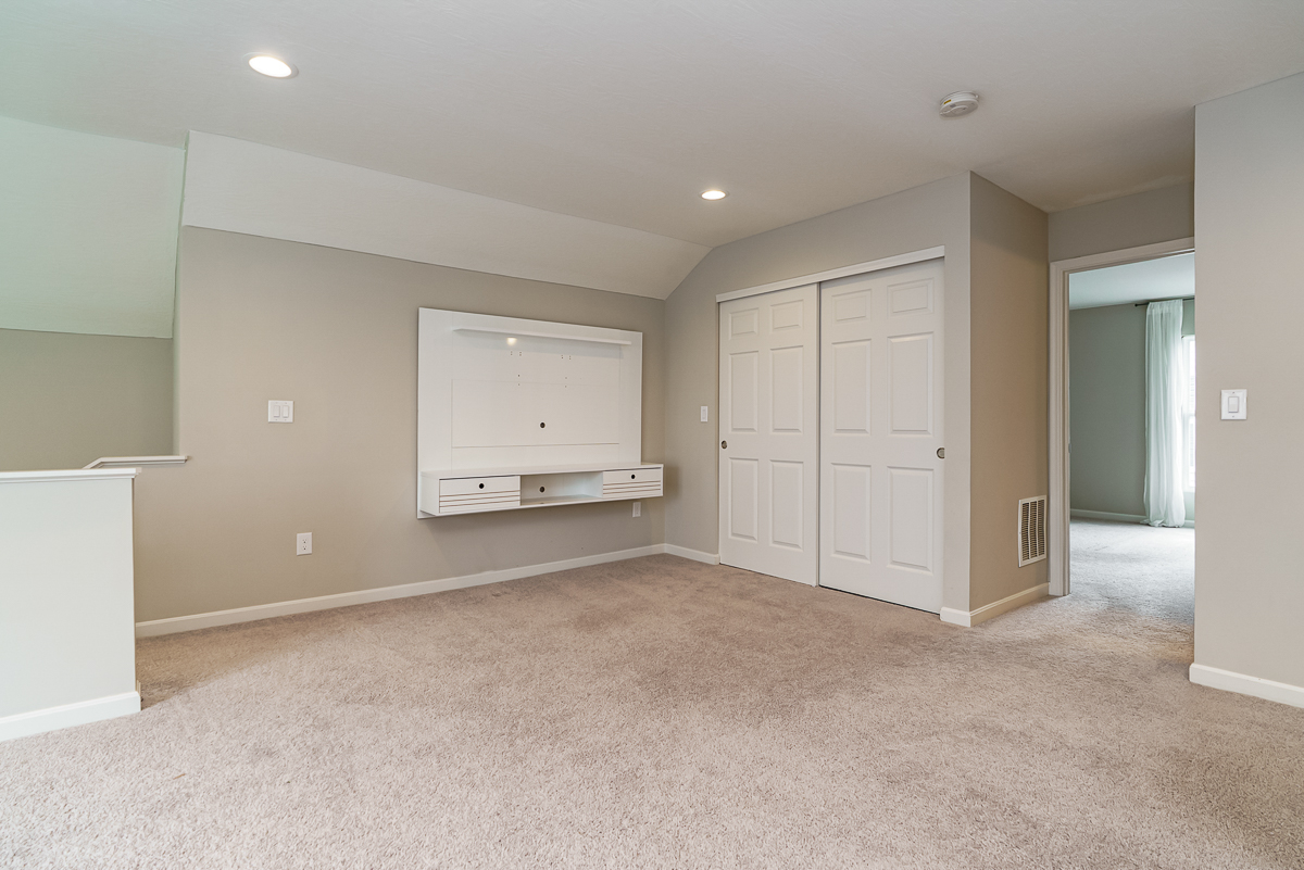 6090 Windcliff Dr-40