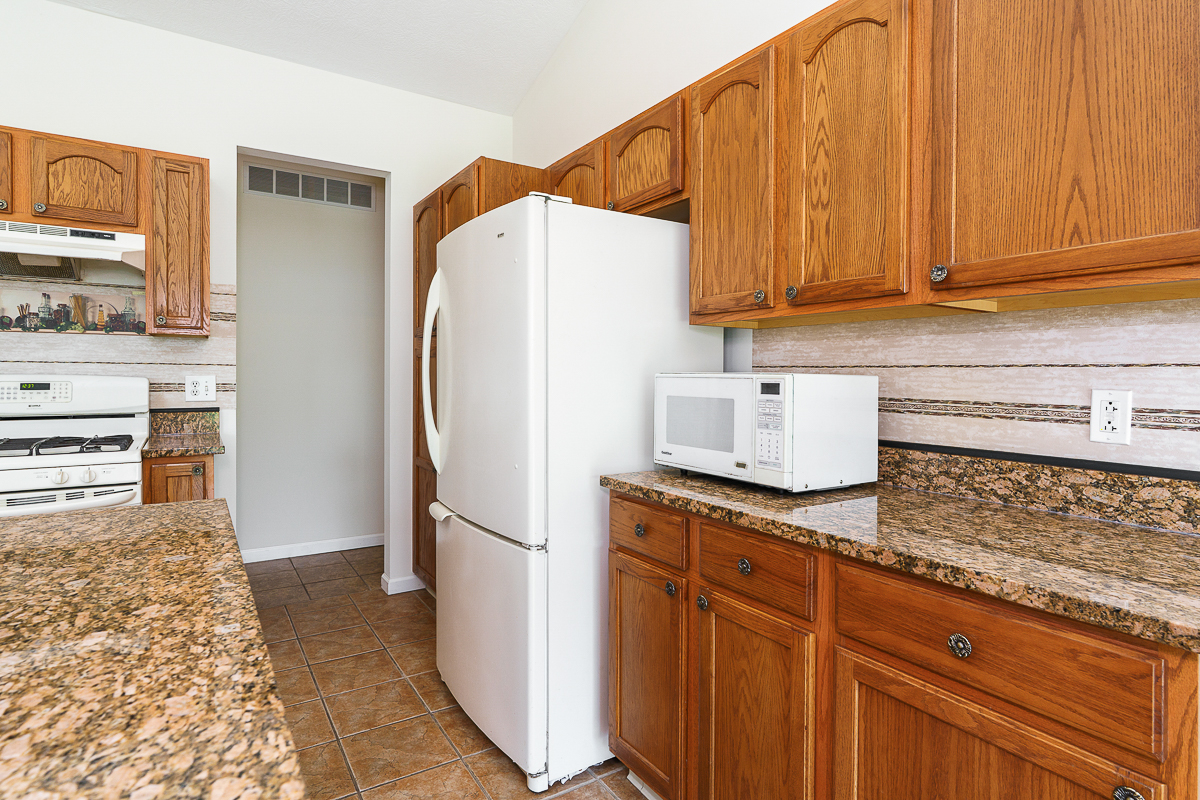 6177 Woodsview Way-33