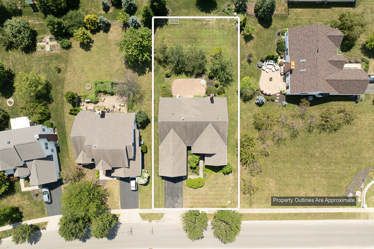 6177 Woodsview Way-4