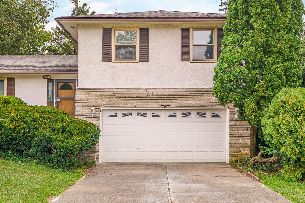 6297 Barberry Hollow-2