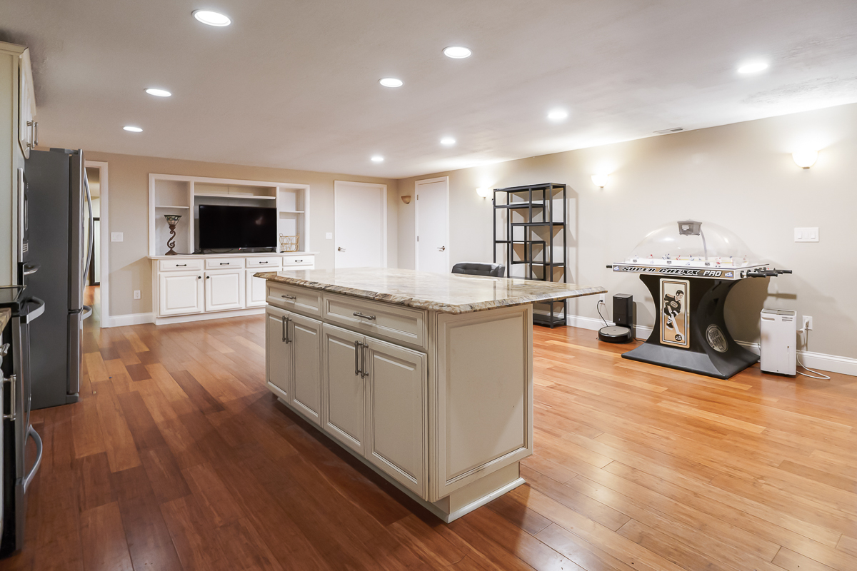 630 Woods Hollow Ln-37