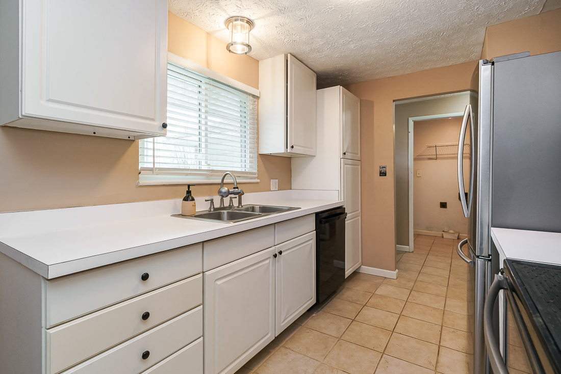 6328 Roselawn Ave-15