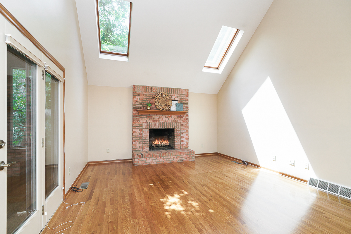 6730 Kensington Way-34