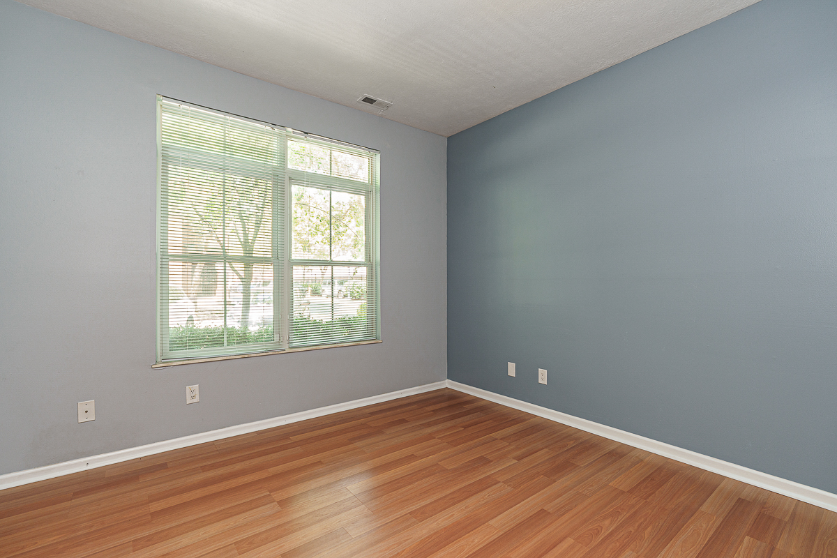 674 Park St-21