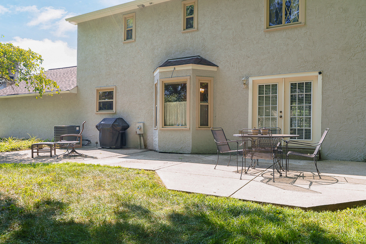 7439 Saunderlane Rd-10