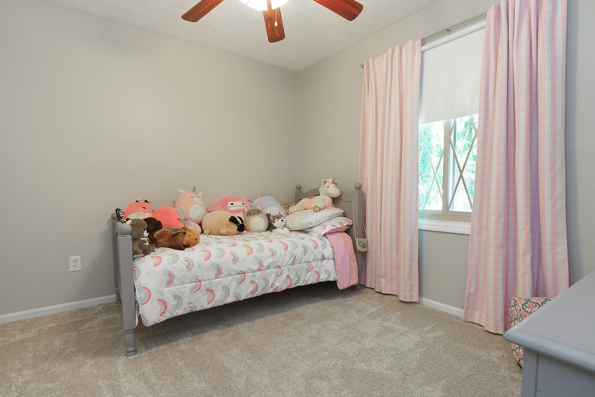 7439 Saunderlane Rd-41