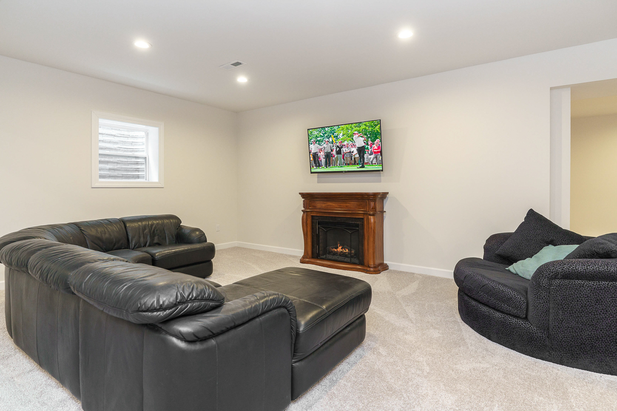 7678 Gateway Blvd-8