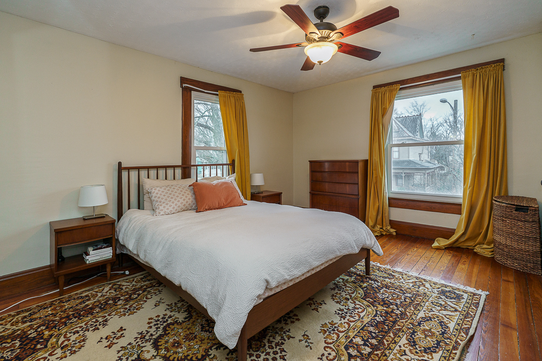 76 e Lakeview Ave-39