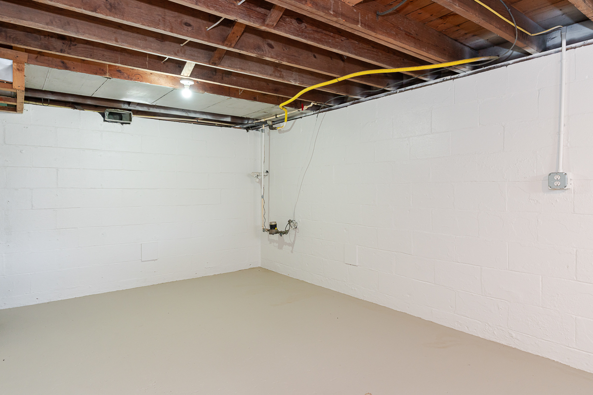 816 E. Melrose Ave -25