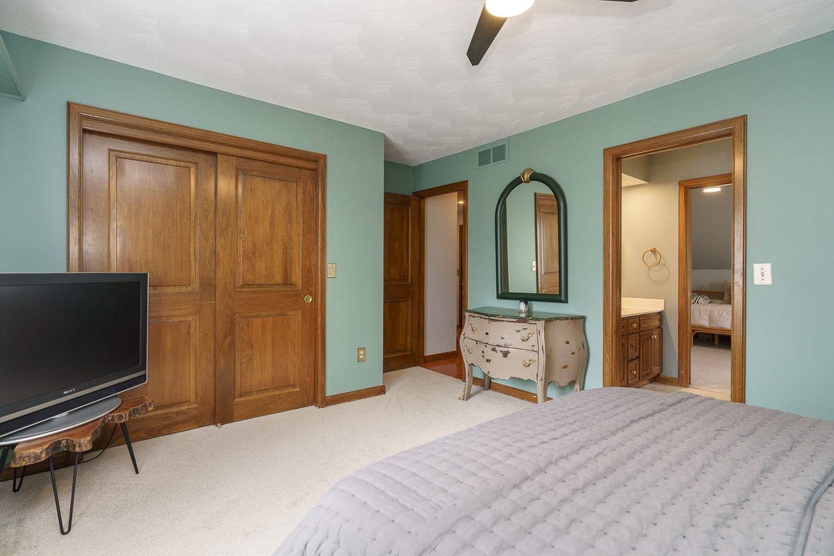 8176 Lake Bluff Ct-48