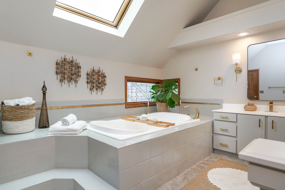 8176 Lake Bluff Ct-54