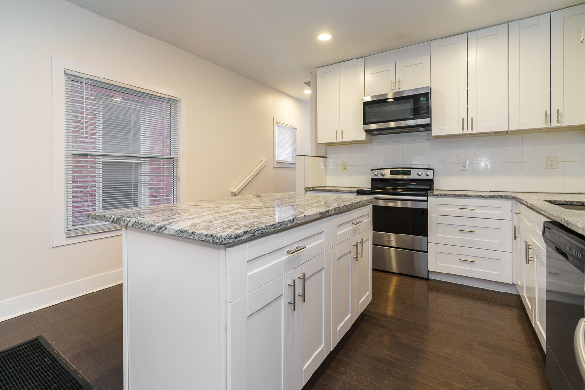 857-859 Wilson Ave-15