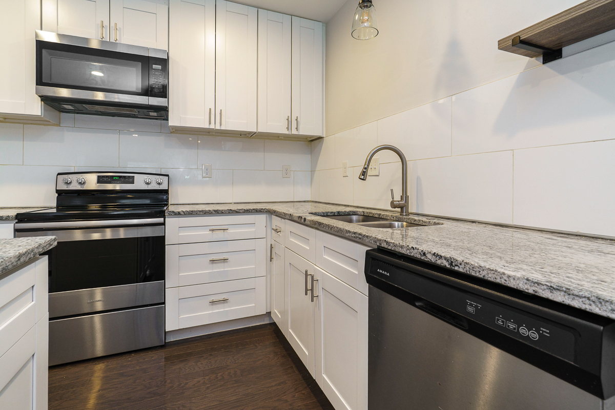 857-859 Wilson Ave-16