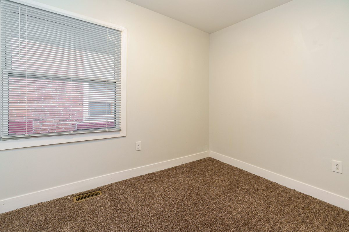 857-859 Wilson Ave-20