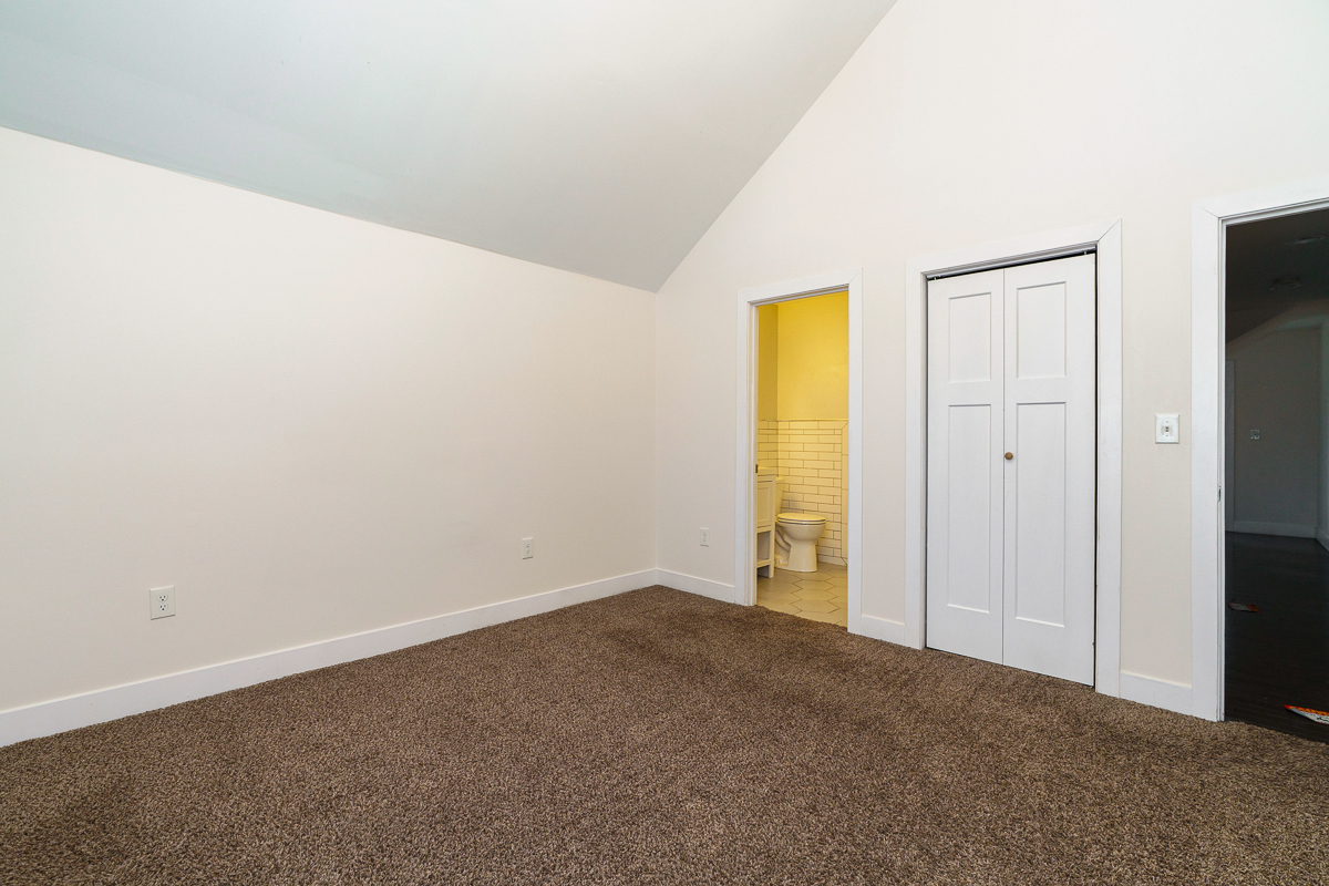 857-859 Wilson Ave-25