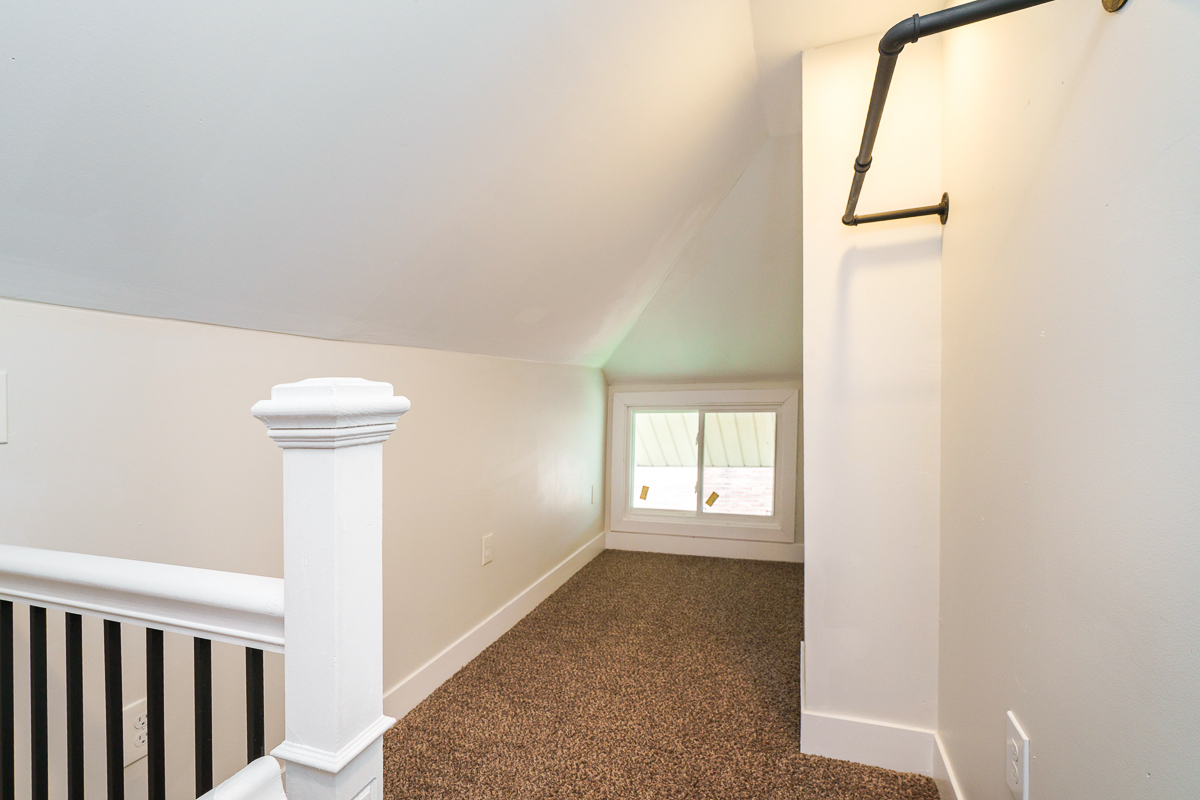 857-859 Wilson Ave-27