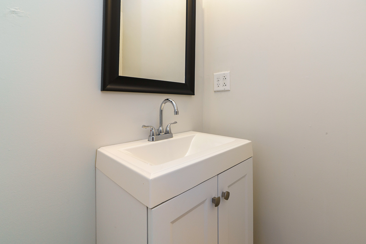 857-859 Wilson Ave-30