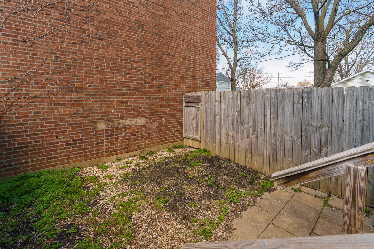 857-859 Wilson Ave-7