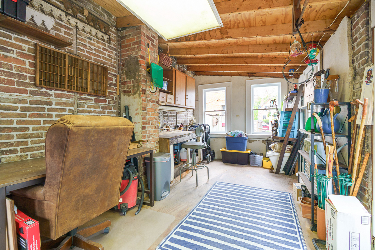 882 s 3rd St-13
