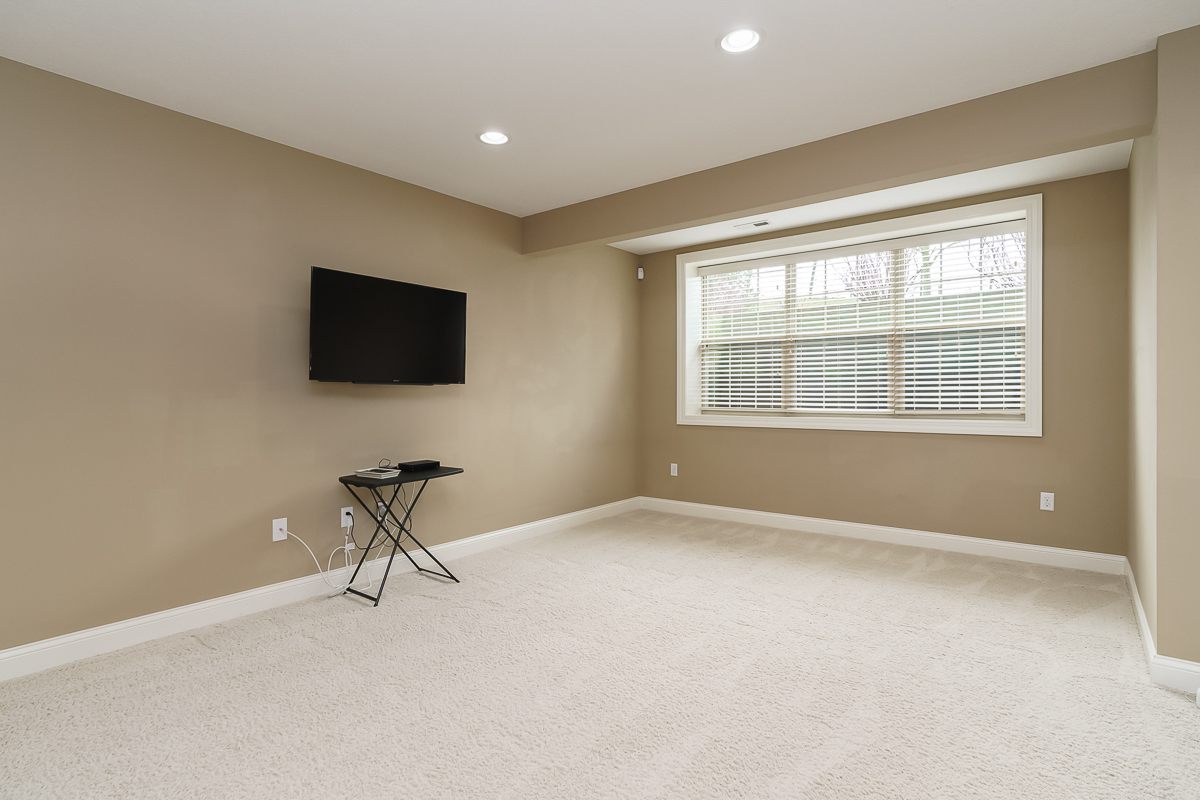 9307 Brolio Villa Dr-17