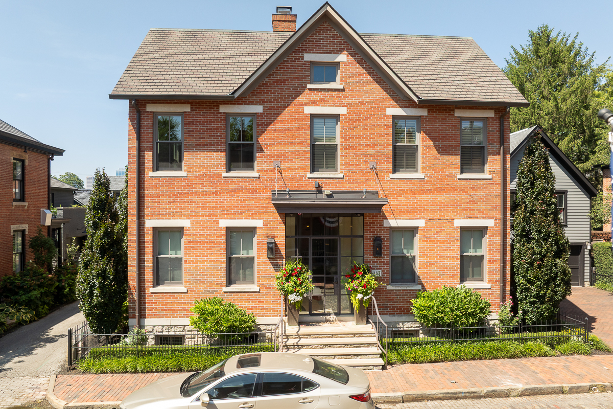 252 e Beck St-------2