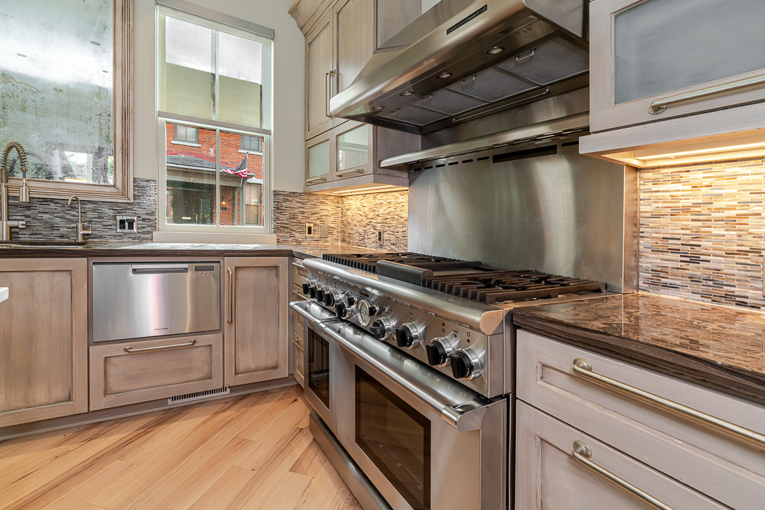 252 E Beck St Kitchen-3