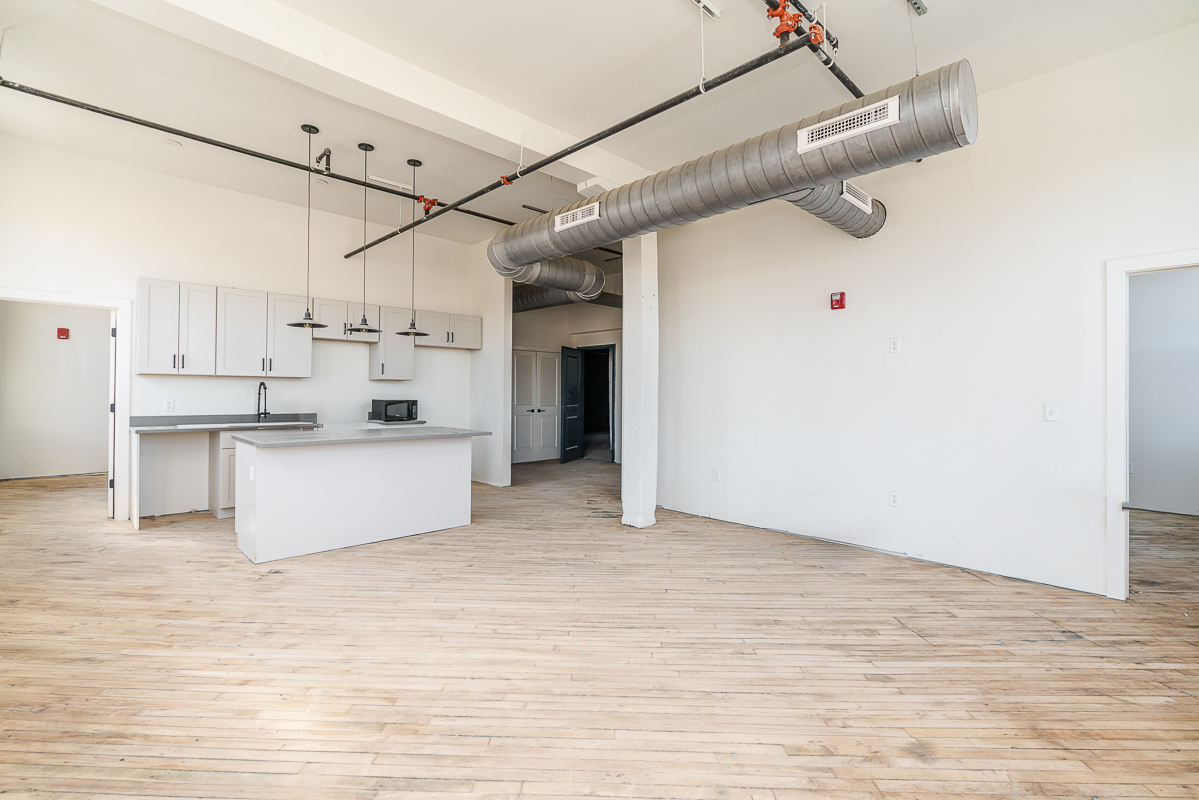 219 N Columbus St-11