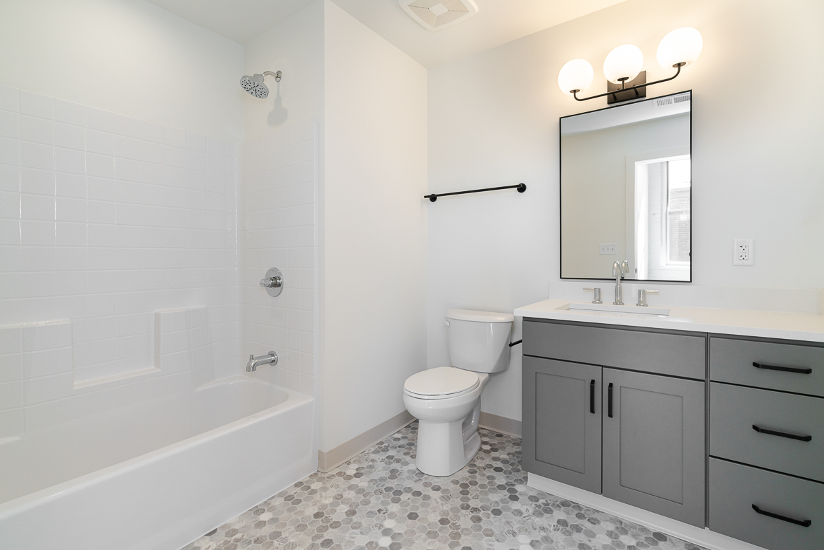 219 N Columbus St-26