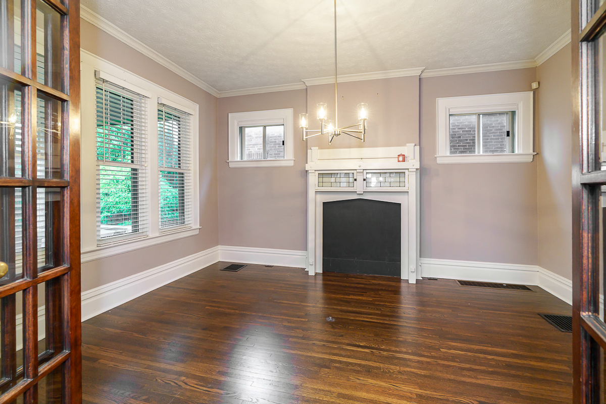 1833 Franklin Avenue-29