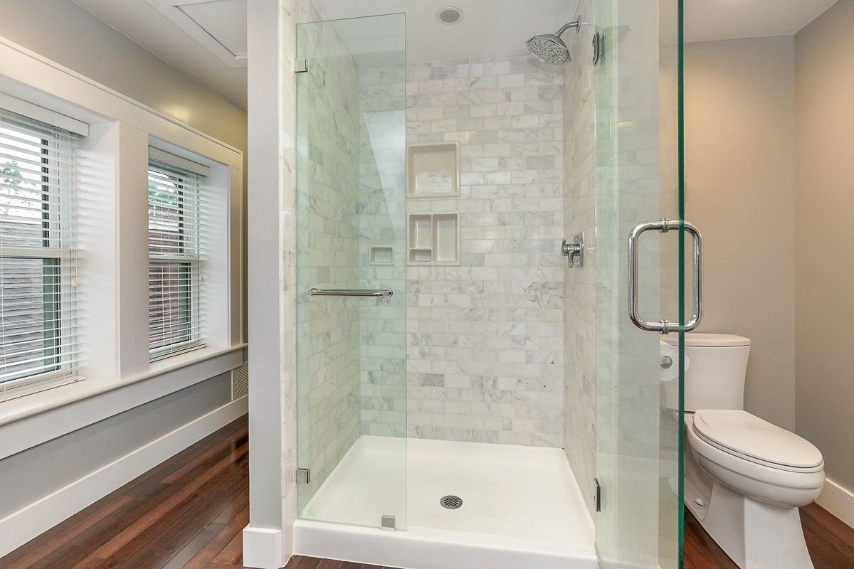 1833 Franklin Avenue-57