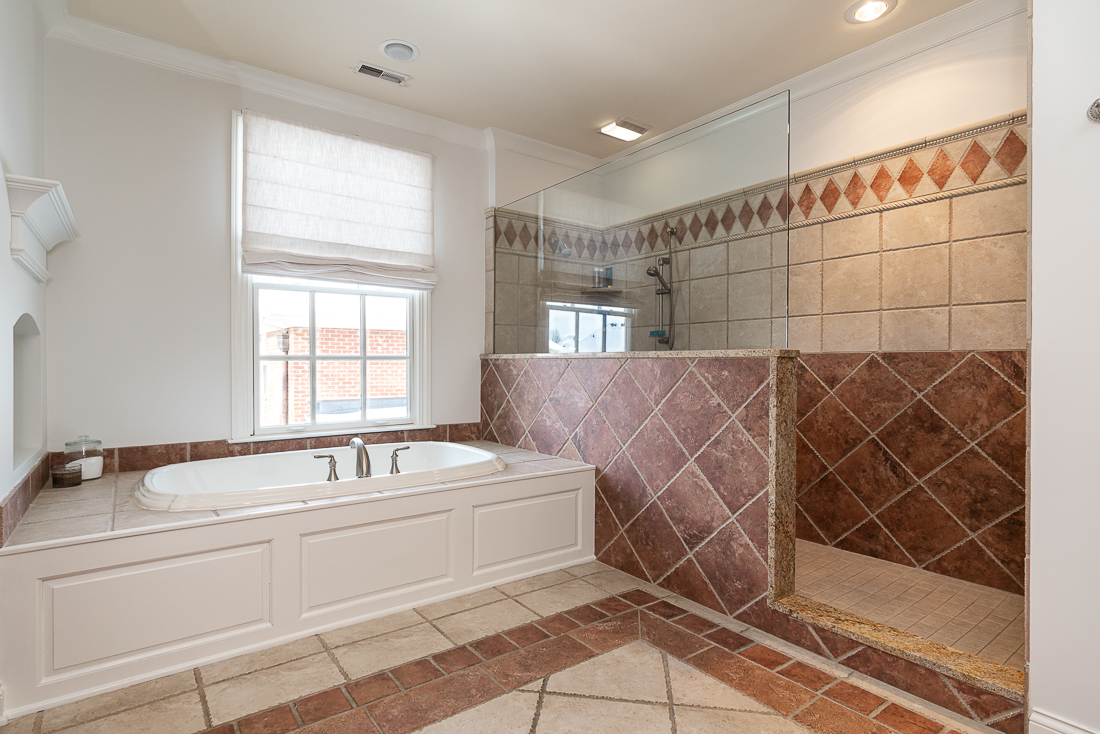 7286 Lambton Green N Interiors-71