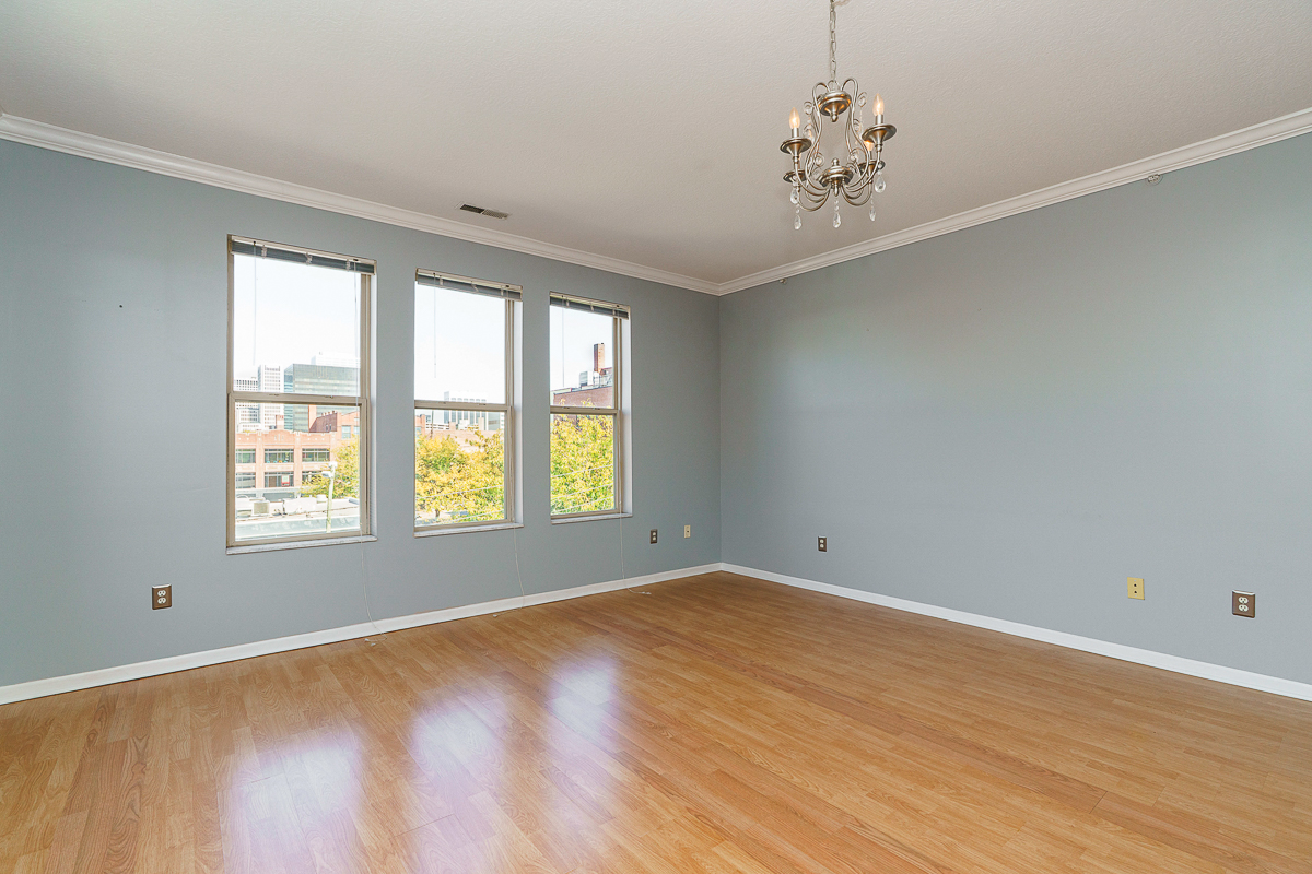 115 e Noble St #3 (10 of 39)