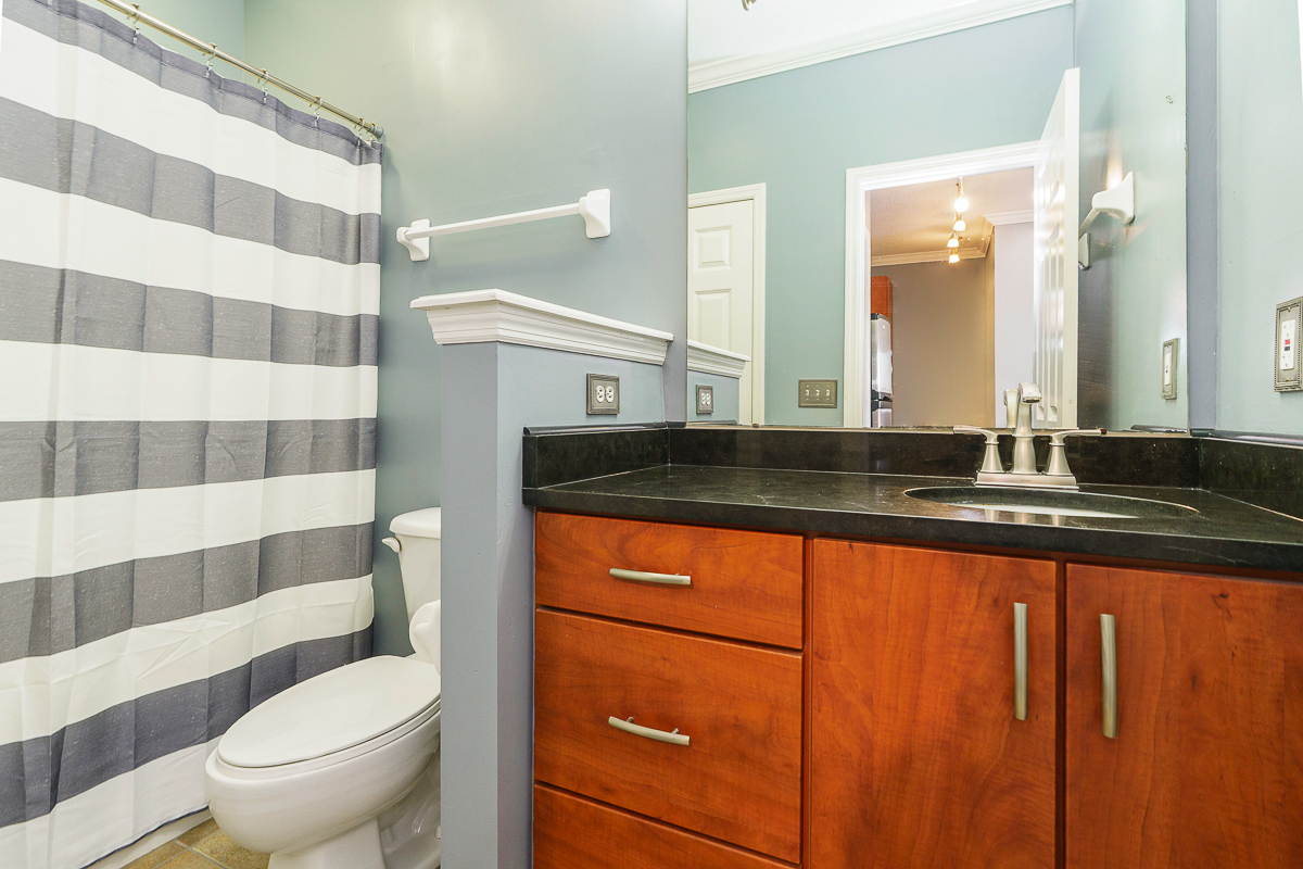 115 e Noble St #3 (25 of 39)