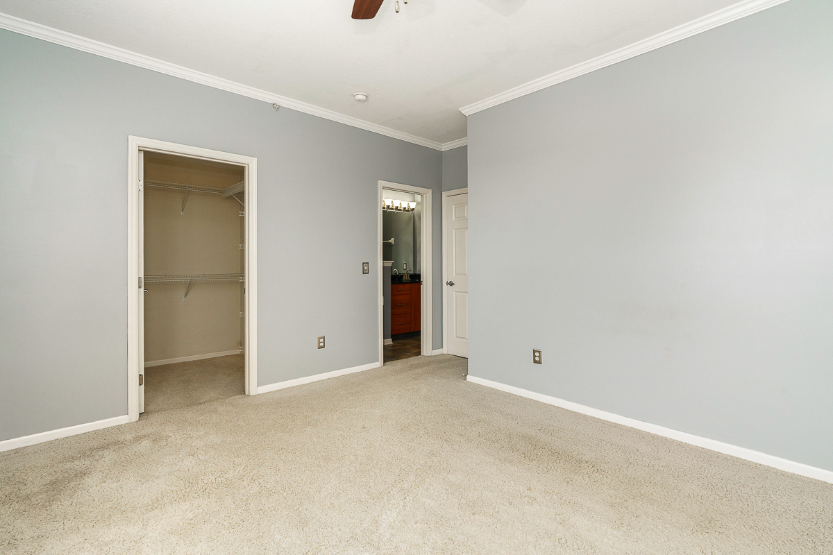 115 e Noble St #3 (33 of 39)