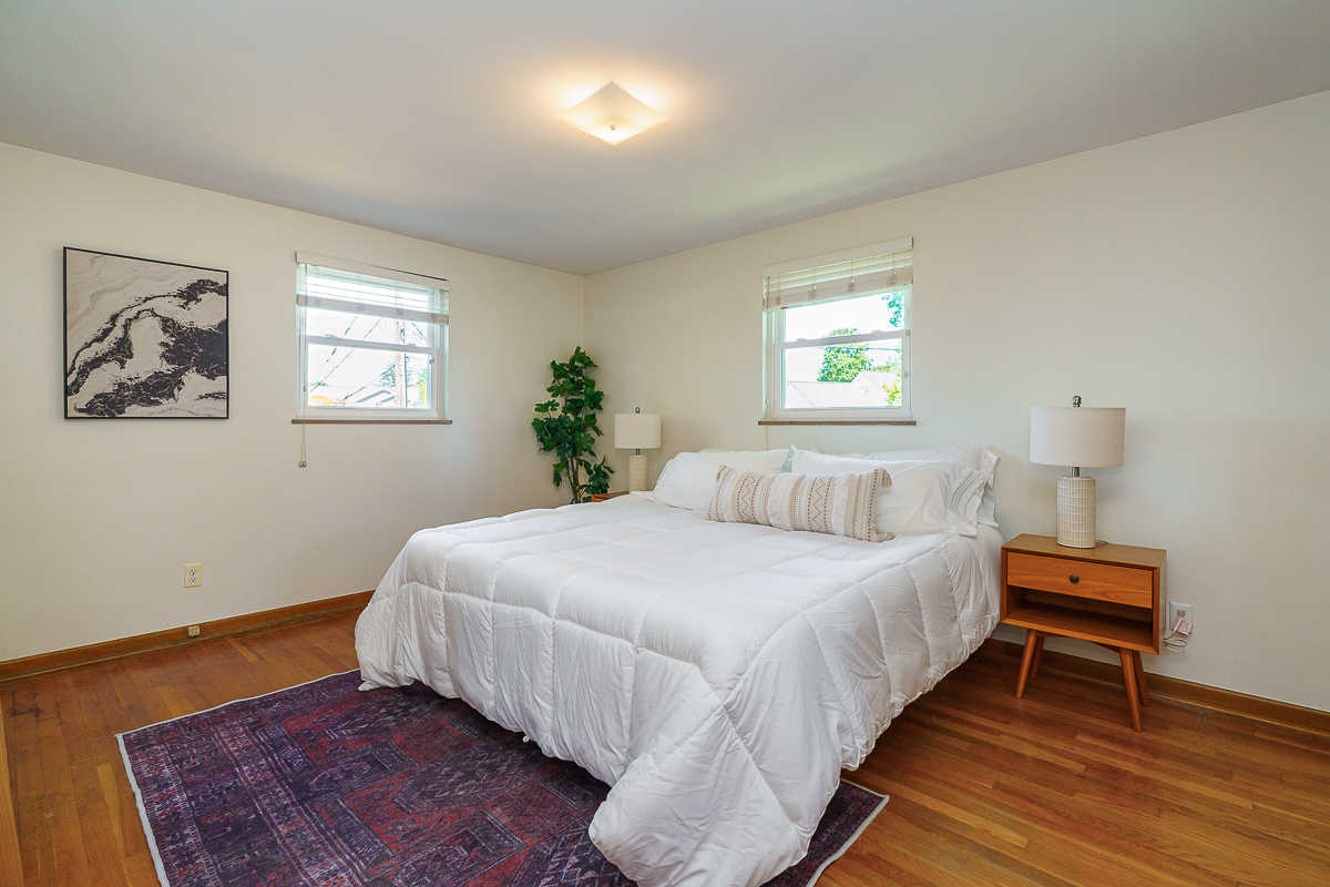 2110 Northwest Blvd------1